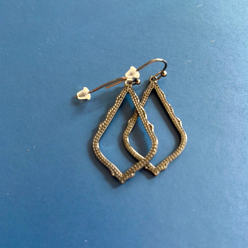 Kendra Scott gunmetal classic drops